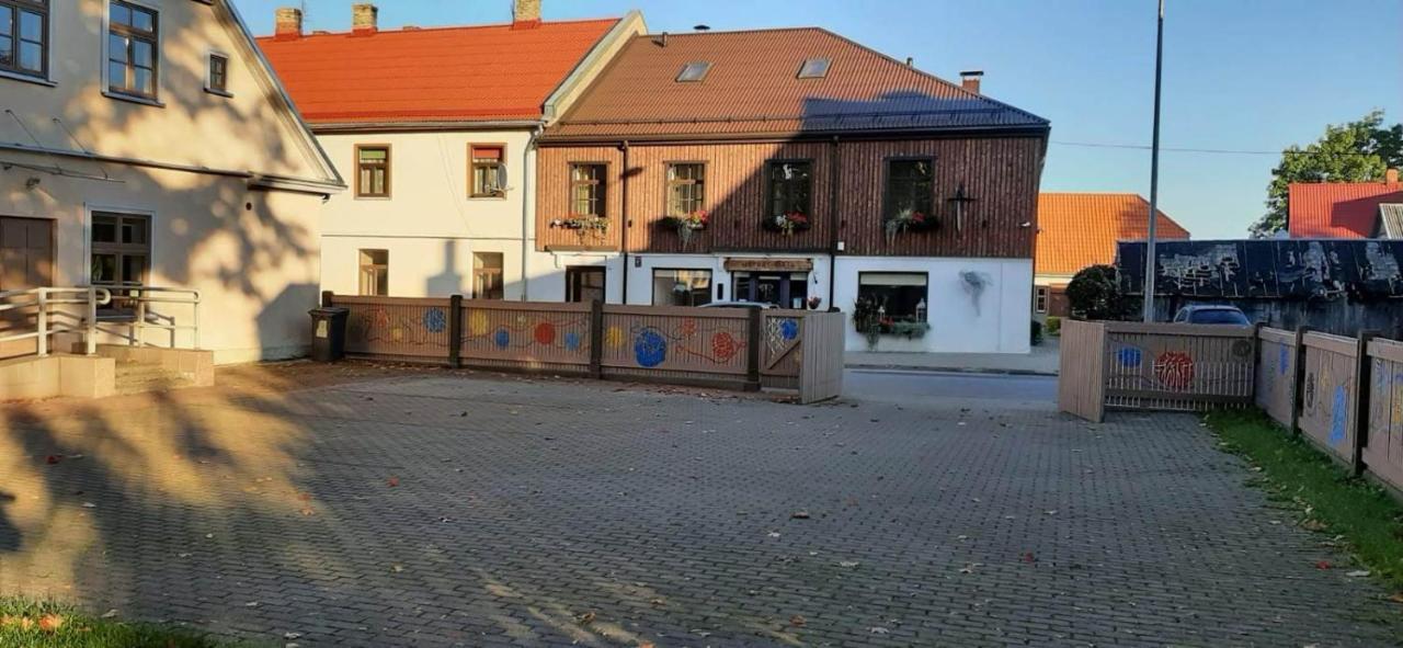 Metras Maja Hotel Aizpute Exterior foto